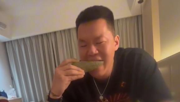 吃瓜视频实拍,吃瓜群众视角下的娱乐圈风云