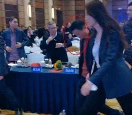 美女保镖上街吃瓜视频大全